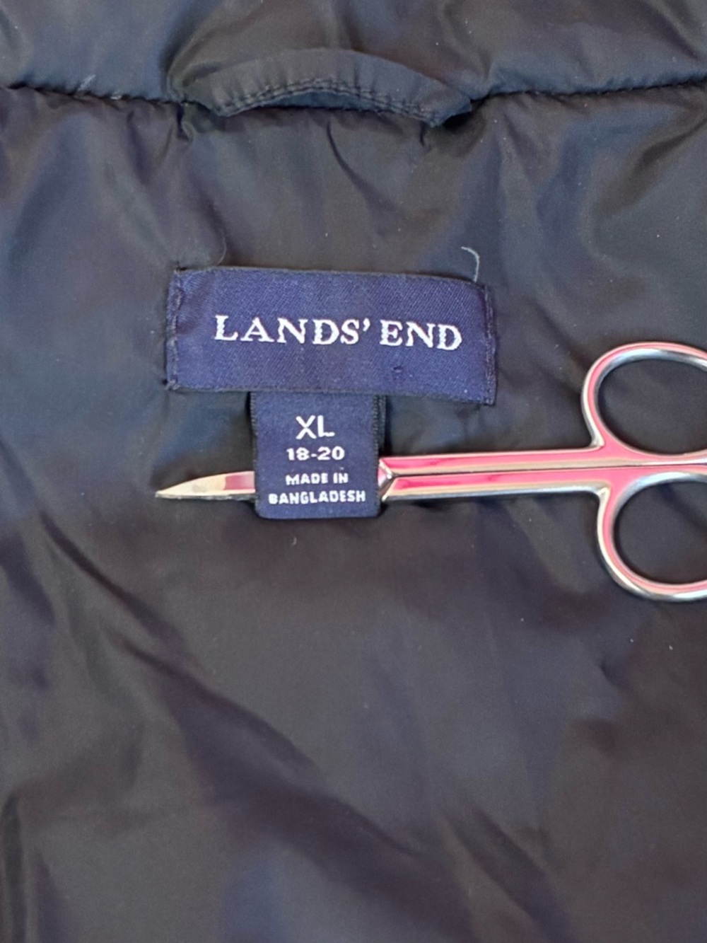 Lands End Down Filled Puffer Vest Womens XL Quilted Snap Up Black Layering Cozy - Picture 2 of 8